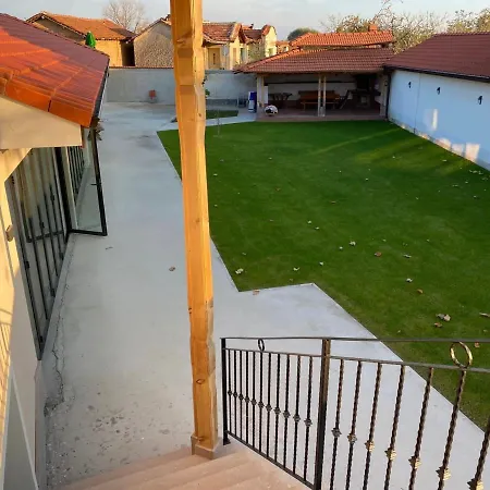 деливерски Villa